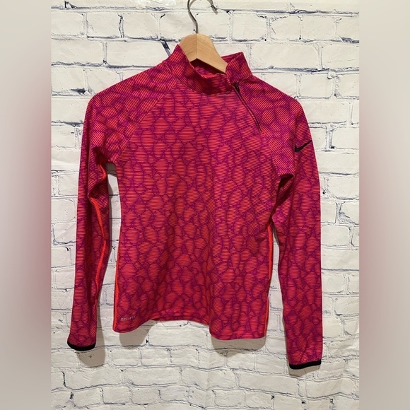 Girl's NIKE PRO DRI-FIT Hyper warm Pink Long Sleeved Shirt Size Small Large - Picture 1 of 8